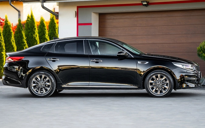 Kia Optima cena 58900 przebieg: 199600, rok produkcji 2016 z Brzozów małe 742